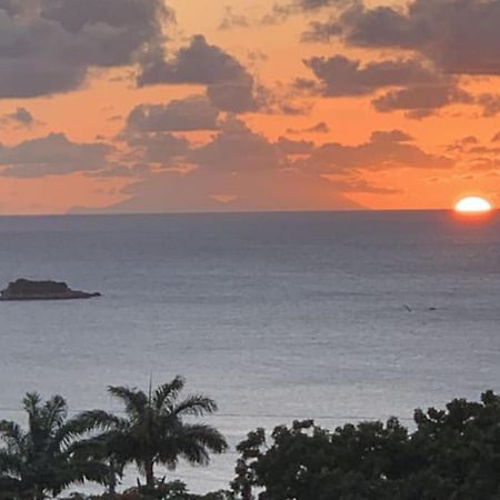 Attractive 2-Bed Apartment Stunning Sea View Dickenson Bay Exteriér fotografie